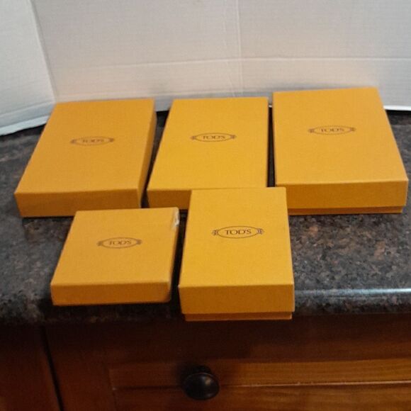 5 Tod's Boxes... 1 is "as is" - Picture 1 of 8